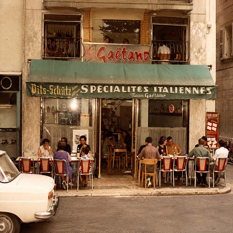 Pizzeria Gaetano — La rue de Pomet à Toulon depuis 1954 La pizzeria Gaetano rue de Pomet à Toulon en 1954, berceau de l'institution toulonnaise