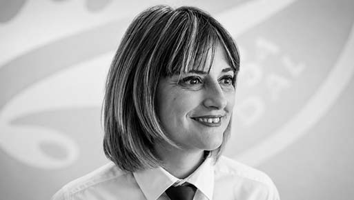 Céline — La petite-fille de Gaetano, directrice de Gaetano Plage de l'Almanarre, Hyères